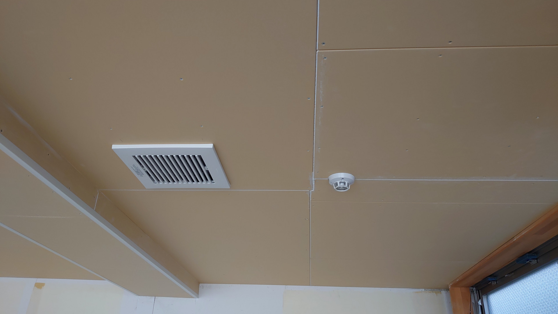 三郷市の電気工事会社、タカ電工では正社員を募集しています！